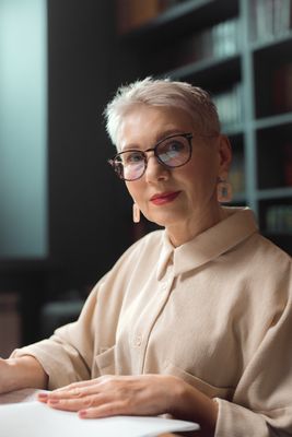 Portrait of a smiling woman